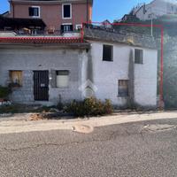 3 LOCALI A PICINISCO