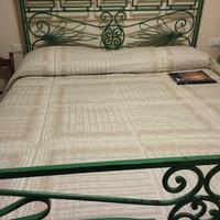 Letto antico in ferro battuto