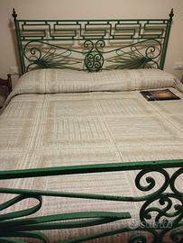 Letto antico in ferro battuto