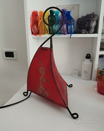 Lampada Etnica rossa di pelle e ferro