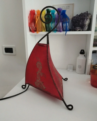 Lampada Etnica rossa di pelle e ferro