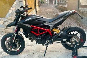 Hypermotard 821