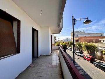 Abitazione indipendente allo stato rustico con box