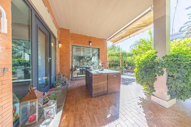 VILLA A SCHIERA A ROMA
