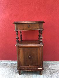 Comodino antico