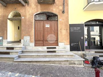 NEGOZIO A IVREA