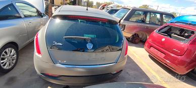 Portellone paraurti stop Lancia delta 2010