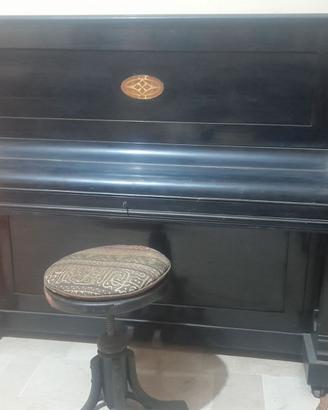 Pianoforte Verticale Antico L.I.P.T. con Sgabello