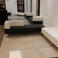 Tavoli, sedie, piatti, posate, pentolame, divani..