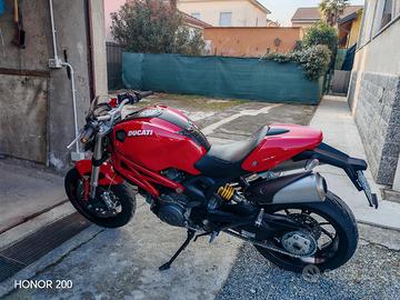 DUCATI MONSTER 796 