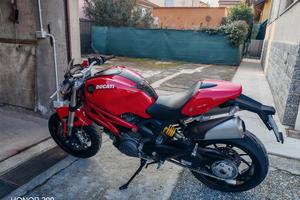 DUCATI MONSTER 796 
