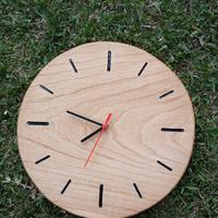 orologio in legno di castagno 