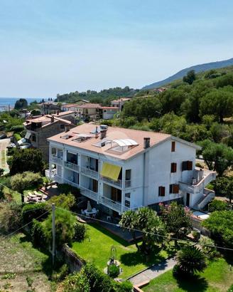 5 LOCALI A SANTA MARINA