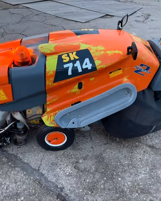 M168 - Motospazzatrice con aspirazione