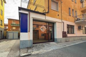 NEGOZIO A PIACENZA