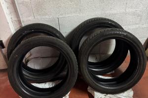 Pneumatici invernali Minerva Frostrack 215/45 R18
