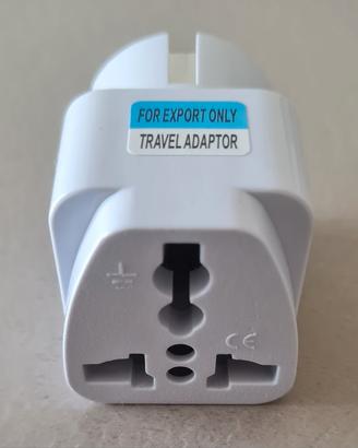 Adattatore universale multinazionale