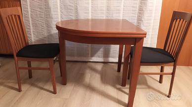 TAVOLO ALLUNGABILE CON 2 SEDIE