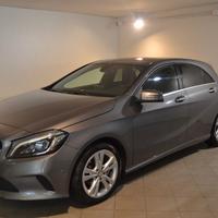 MERCEDES-BENZ A 180 d Automatic Premium