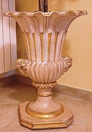 Vaso in legno dipinto a mano