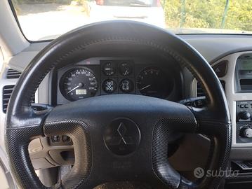 Mitsubishi Pajero v60 