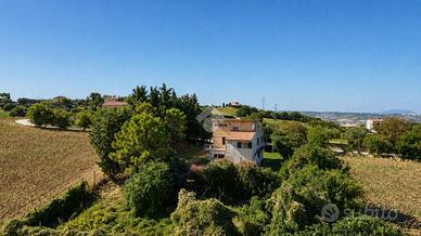 VILLA SINGOLA A SANT'ELPIDIO A MARE