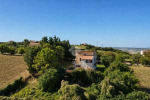 VILLA SINGOLA A SANT'ELPIDIO A MARE