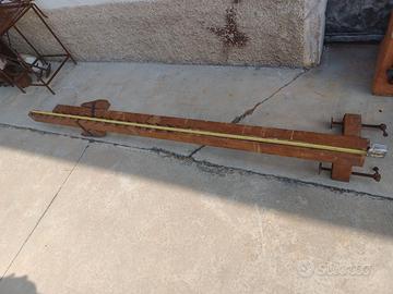 Antico morsetto da falegname