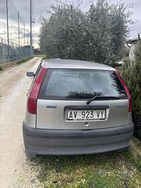 Auto Fiat punto