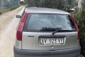 Auto Fiat punto