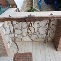 antico giogo di legno per buoi 