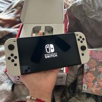 NINTENDO SWITCH OLED + 2 GIOCHI