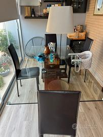 Tavolo in vetro e legno con 4 sedie in pelle