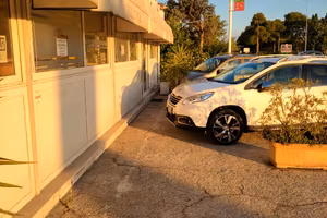Ampio locale commerciale