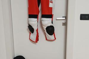 abbigliamento  completo da pista  bambino 