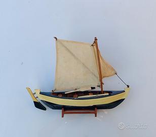 Barca a vela in legno e cotone, 35cm
