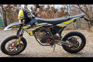 Fantic Motard 125 4 T 2020 pronta all'uso 