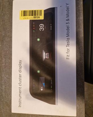 Display aggiuntivo per Tesla Model 3 e Model Y