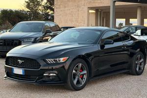 FORD - Mustang - V6 Coupé