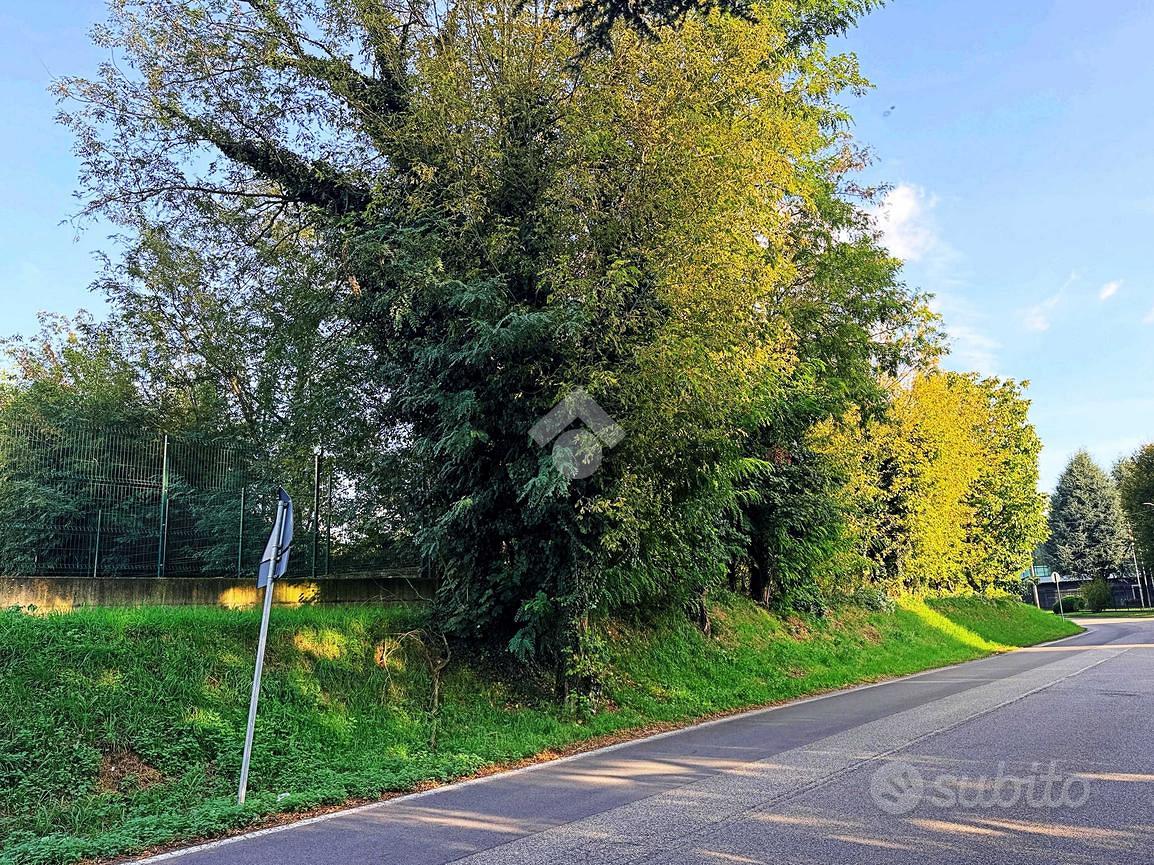 TER. RESIDENZIALE A CARATE BRIANZA - Vista 2