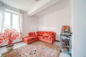 AMPIO TRE LOCALI CON TERRAZZO!!