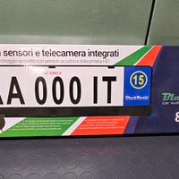 Portatarga con telecamera e sensori di retromarcia