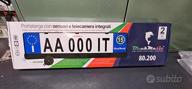 Portatarga con telecamera e sensori di retromarcia