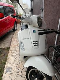 Vespa 300 gts