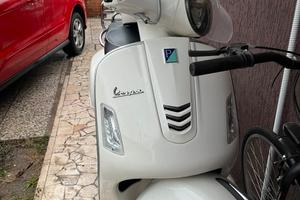 Vespa 300 gts