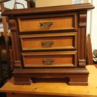 Coppia di comodini a 20 Euro