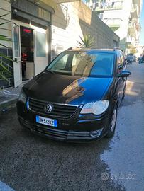 touran 2008 tagliandata buone condizioni