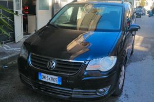 touran 2008 tagliandata buone condizioni