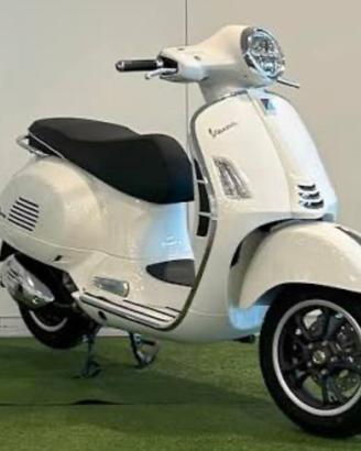 Vespa 300 gts bianca 2021