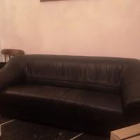 Divano letto e due poltrone pelle nera vintage